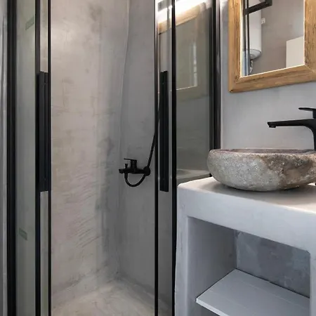 Hébergement de vacances Heritage With Terrace In The Trendy Port Of *