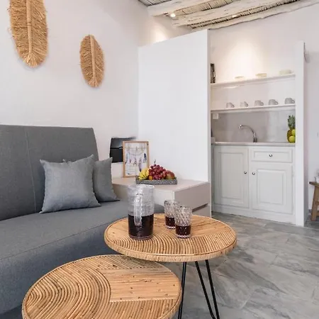 Heritage With Terrace In The Trendy Port Of Naoussa